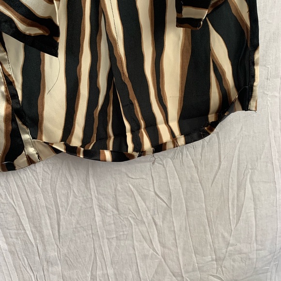 Chico’s Animal Print Silky Button Down Blouse Womens S - Picture 6 of 9